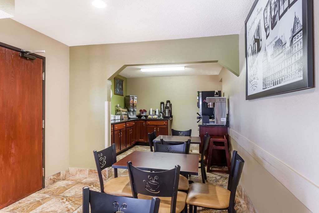 Super 8 By Wyndham East Stroudsburg - Poconos Hotel Instalações foto