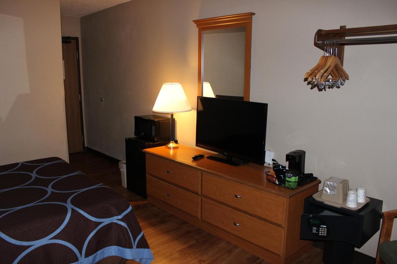 Super 8 By Wyndham East Stroudsburg - Poconos Hotel Exterior foto